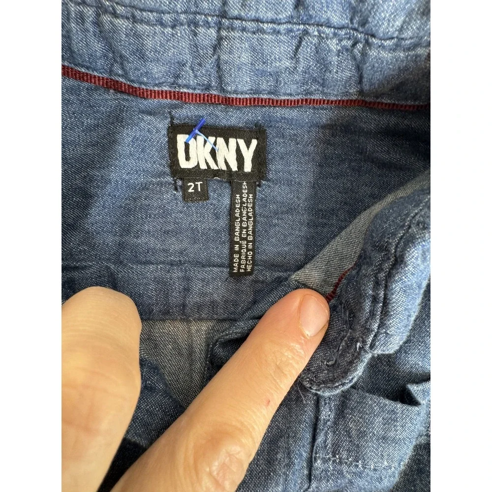 DKNY Shirt Boys 2T Blue Chambray Denim Button Up Long Sleeve‎ Pocket New Tag